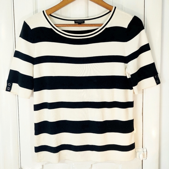 Talbots Black & White Scoop Neck Top w/ Tabbed Sleeves & Buttons Sz M - Picture 2 of 11